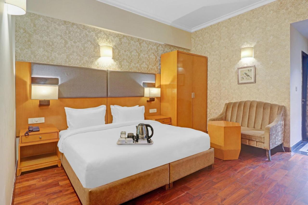 Oyo Townhouse 934 L'Elegant Hotel & Banquetby Ace Manor Ghaziabad Extérieur photo