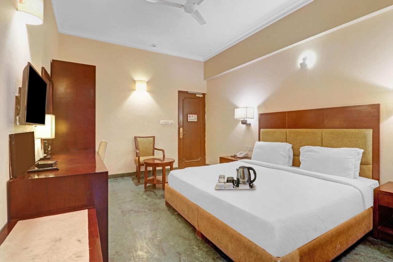 Oyo Townhouse 934 L'Elegant Hotel & Banquetby Ace Manor Ghaziabad Extérieur photo