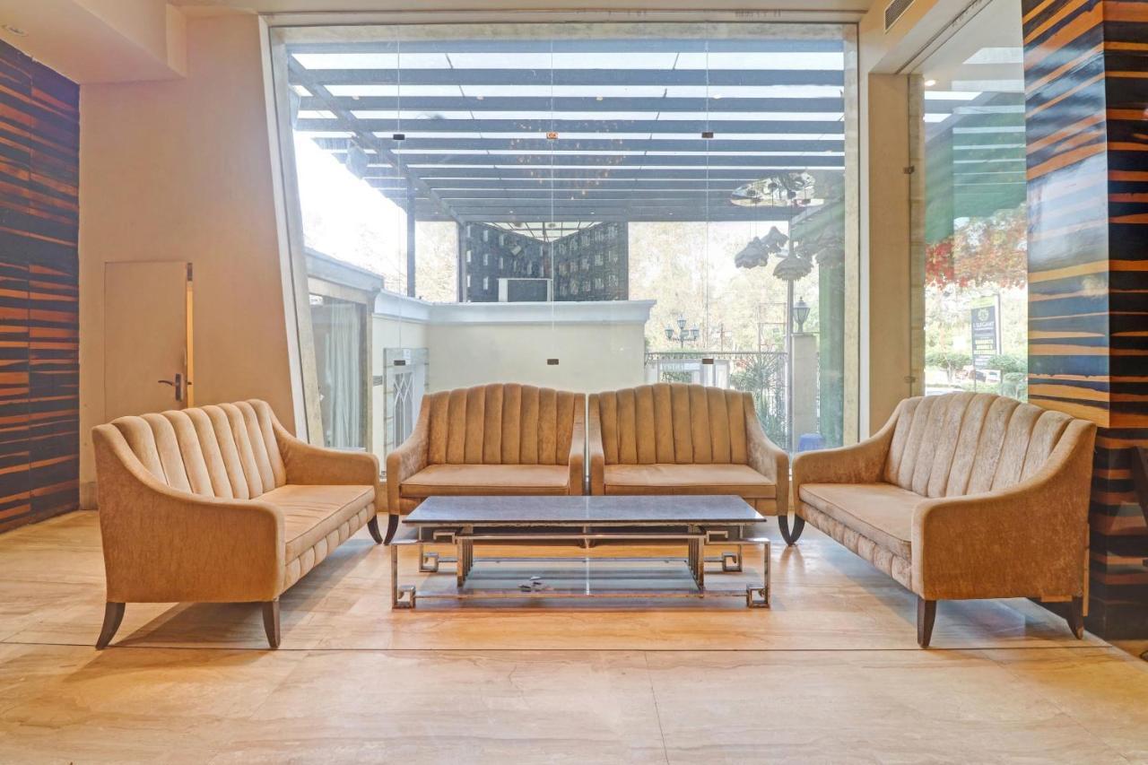 Oyo Townhouse 934 L'Elegant Hotel & Banquetby Ace Manor Ghaziabad Extérieur photo