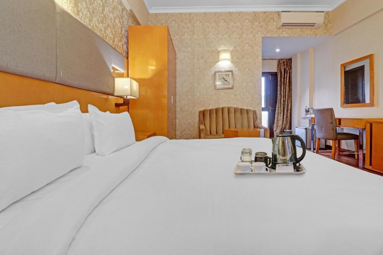 Oyo Townhouse 934 L'Elegant Hotel & Banquetby Ace Manor Ghaziabad Extérieur photo