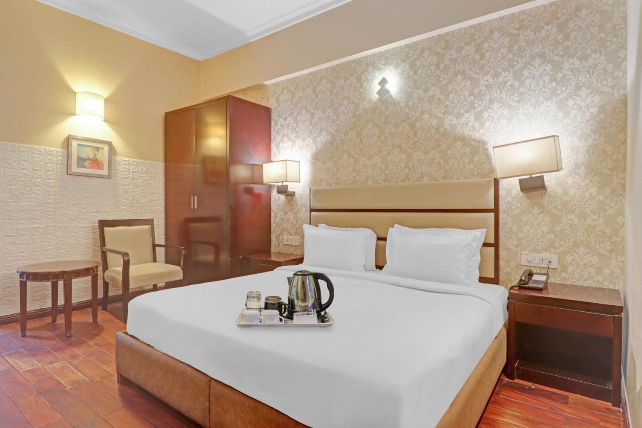 Oyo Townhouse 934 L'Elegant Hotel & Banquetby Ace Manor Ghaziabad Extérieur photo