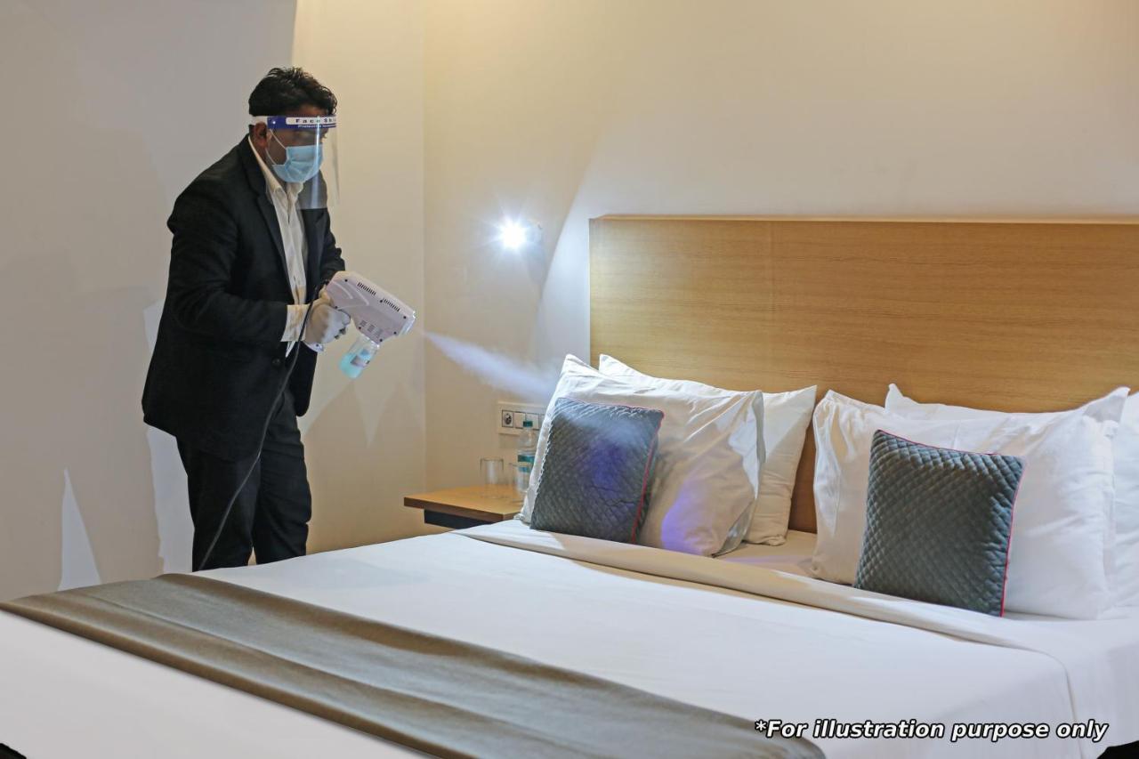Oyo Townhouse 934 L'Elegant Hotel & Banquetby Ace Manor Ghaziabad Extérieur photo