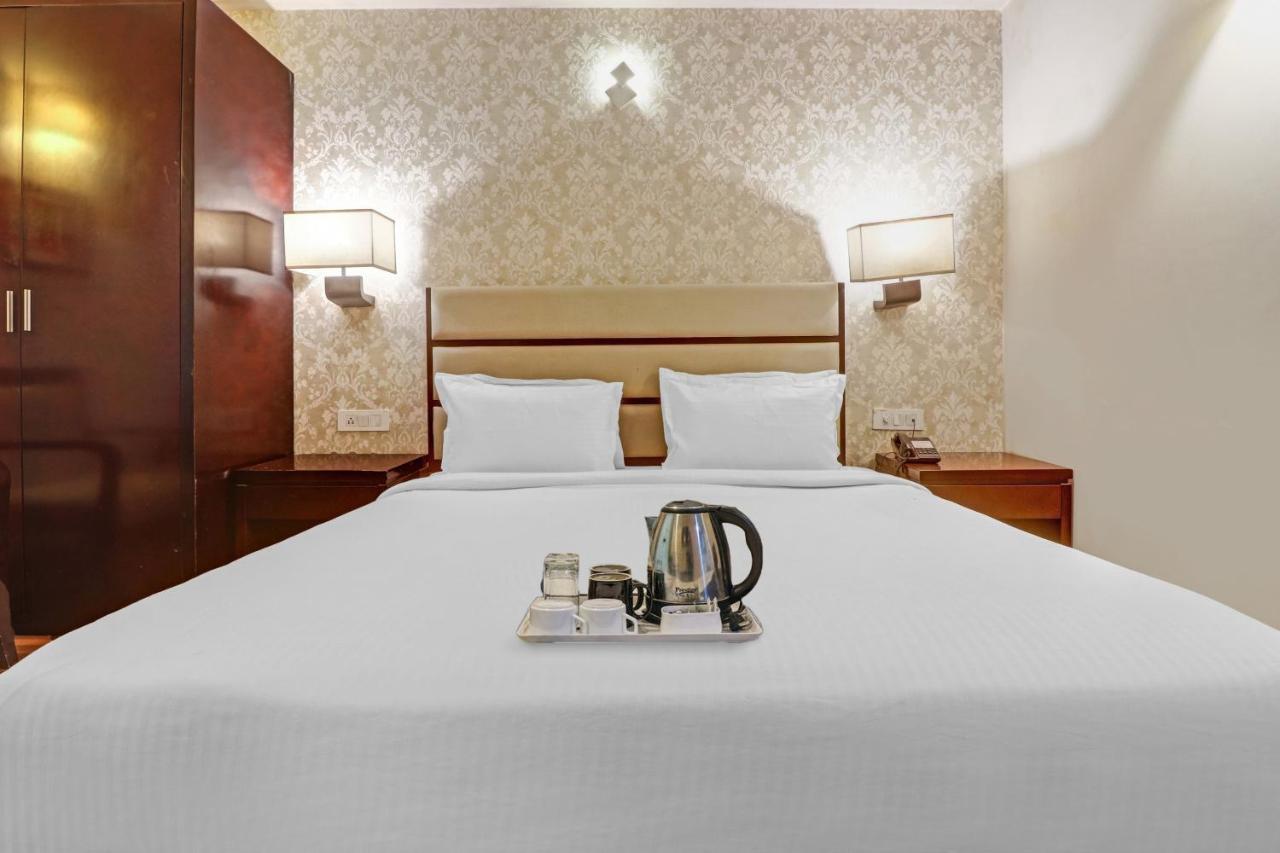 Oyo Townhouse 934 L'Elegant Hotel & Banquetby Ace Manor Ghaziabad Extérieur photo